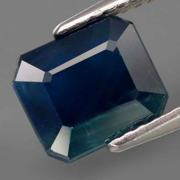 Really cool 3.12ct HEATED ONLY rich blue Sapphire