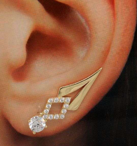 Diamond ear climber in 14kt yellow gold