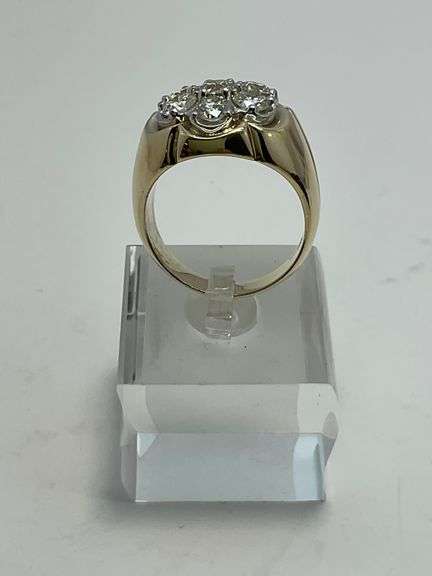 MEN' S CERTIFIED BRAND NEW 14K GOLD AND DIAMOND RING. 2.50 CARATS