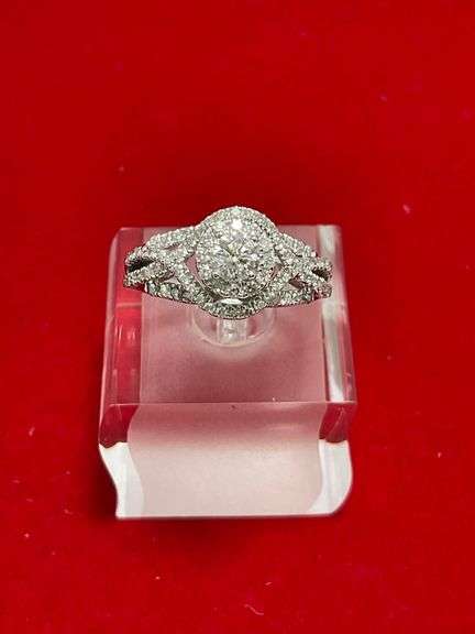 CERTIFIED 14K WHITE GOLD DIAMOND RING. 1.00 CARAT