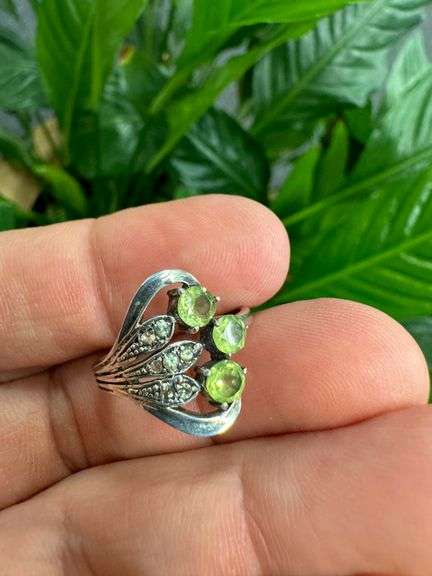 Sterling Silver Natural Gemstone Perdiot Ring Size 8