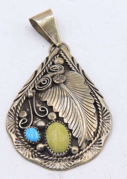 Vintage 925 sterling silver American Indian Turquoise pendant