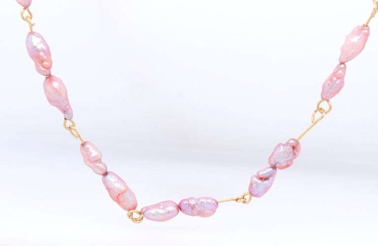 Pink pearl long necklace with yellow gold clasp