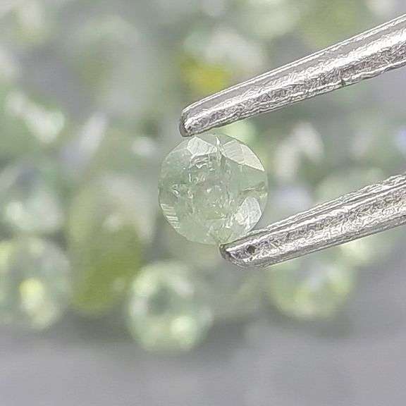 Outstanding 1.06ct hunter green Alexandrite set