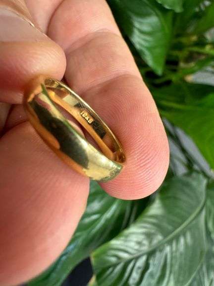 10k Yellow Solid Gold 4mm Domed Plain Men's Women's Wedding Band Size 5