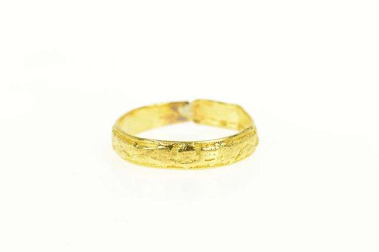 22K Yellow Gold Ornate Chinese Character Fortune Wrap Band Ring