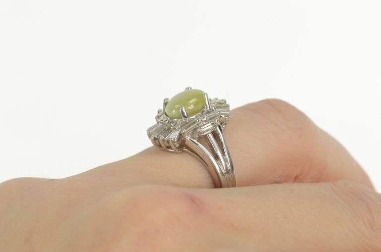 18K White Gold 4.69 Ctw Green Cats Eye Diamond Ballerina Halo Ring