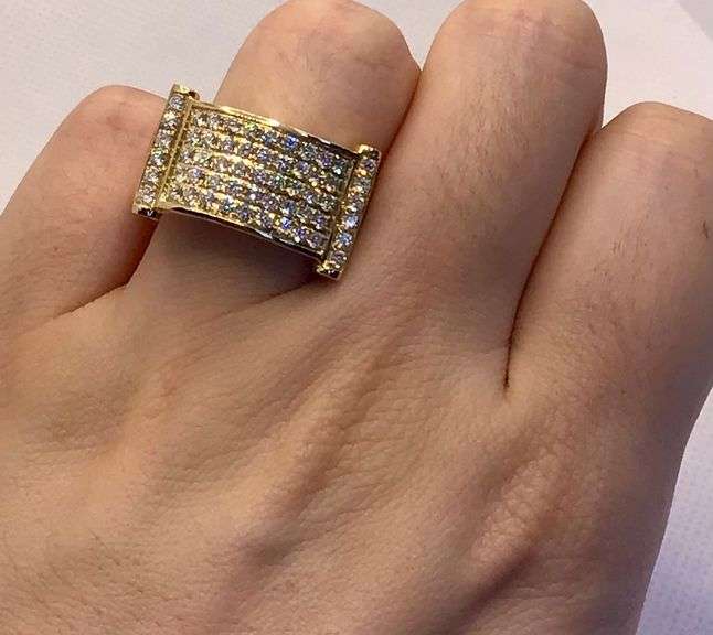 GORGEOUS AND ELEGANT 14K YELLOW GOLD MEN’S DIAMOND RING