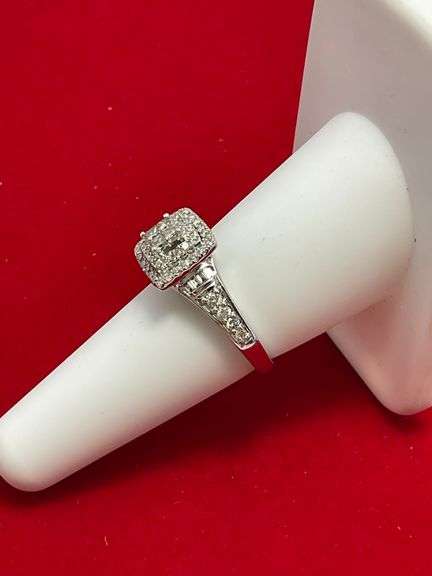 CERTIFIED 14K WHITE GOLD DIAMOND RING