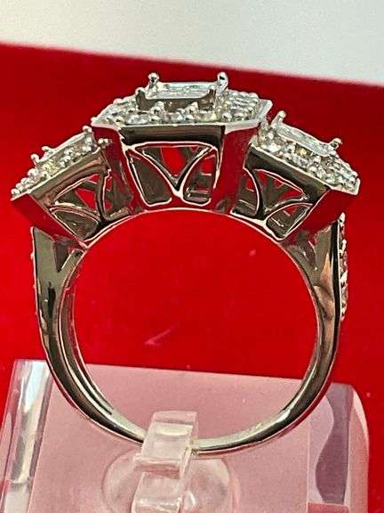 CERTIFIED 14K WHITE GOLD AND DIAMOND RING