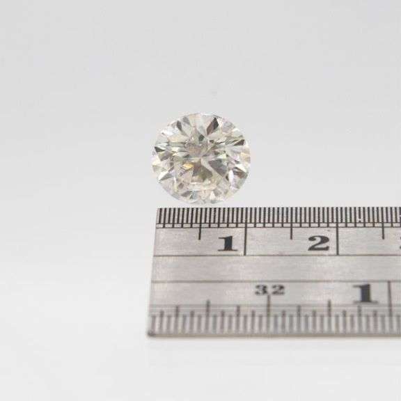 Sparkling 4.5 Ct VVs1 Lab Simulated Diamond Solitaire