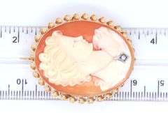 10kt Yellow gold Cameo pin pendant