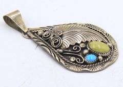 Vintage 925 sterling silver American Indian Turquoise pendant