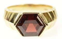 14K Yellow Gold Hexagonal Cut Ornate Garnet Grooved Ring
