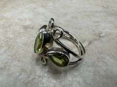 Sterling Silver Natural Gemstone Perdiot Ring Size 6