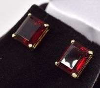 Beautiful 14K Yellow Gold Red Garnet Gemstone Stud Earrings