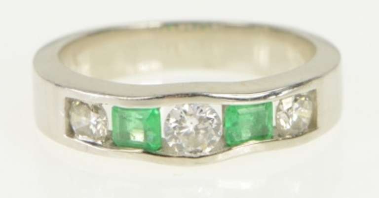 14K White Gold 1.00 Ctw Natural Emerald Diamond Band Ring