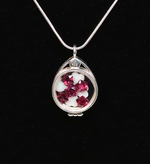 Spectacular gemstone set displayed in Sterling Silver
