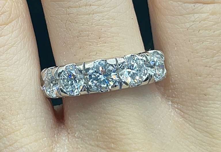 STUNNING 3.00 CARATS T.W. ROUND SIX STONE DIAMOND HALF-ETERNITY BAND IN 14K WHITE GOLD