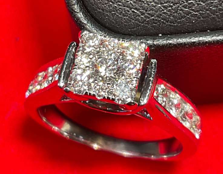CERTIFIED LADIES 14K WHITE GOLD AND DIAMOND RING