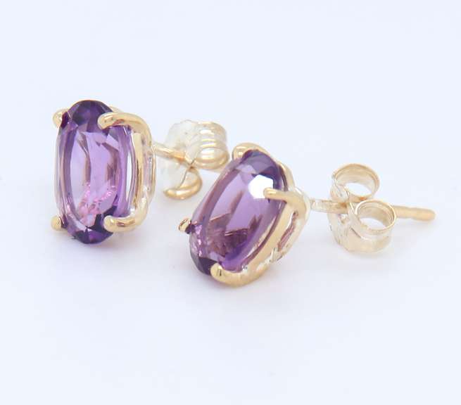 Amazing Yellow Gold Oval Amethyst Stud Earrings