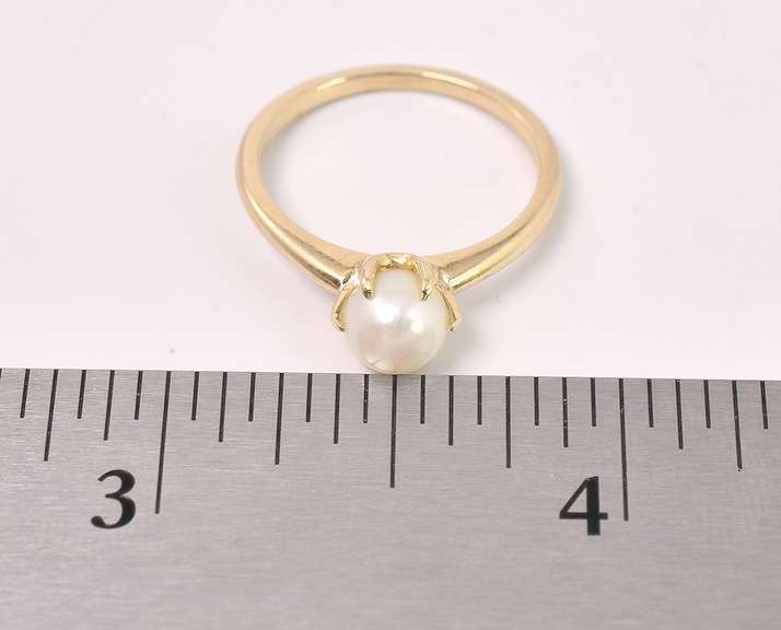 Elegant Pearl Ring In 14K Yellow Gold