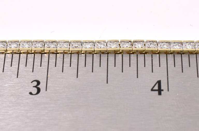 Shimmering Diamond Tennis Bracelet In 14K Yellow Gold