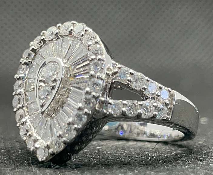 STUNNING 2.00 CARATS T.W. TEARDROP RIGHT HAND RING WITH BAGUETTES IN 14K WHITE GOLD