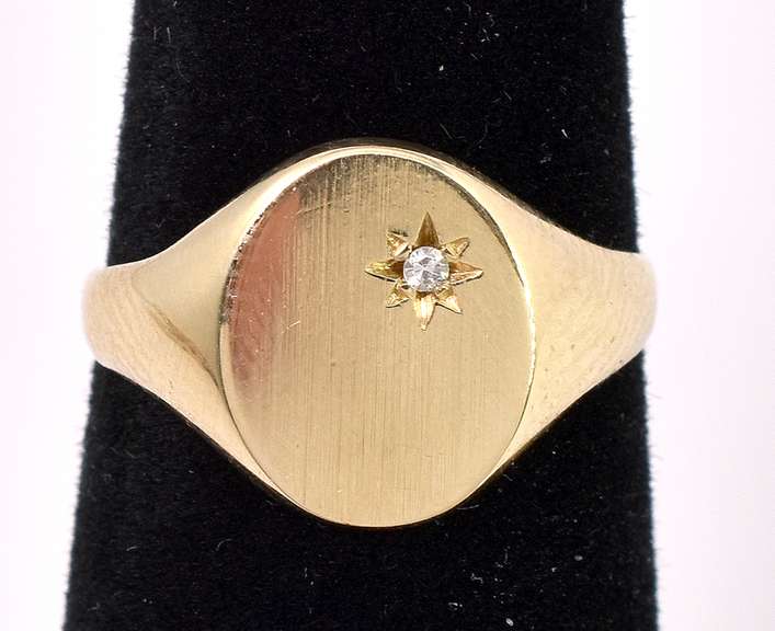 Sturdy Signet 14K Yellow Gold Ring