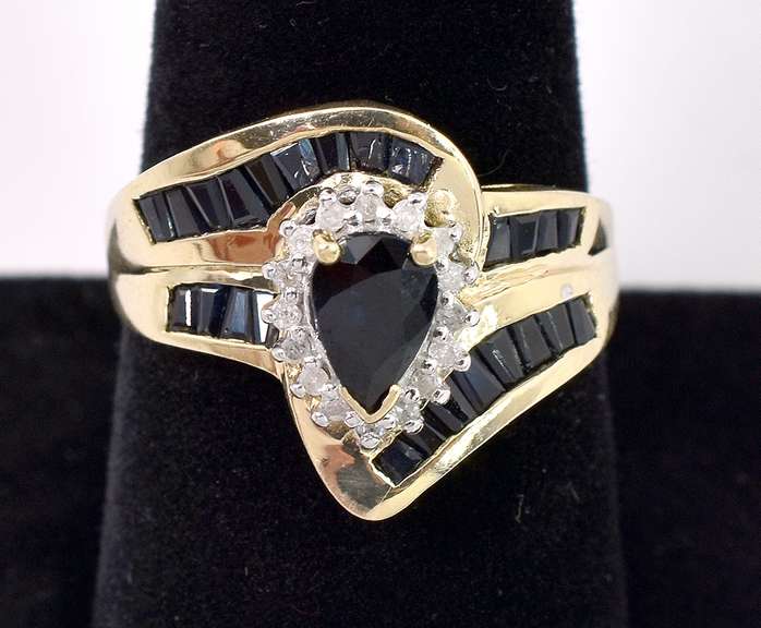 Gorgeous Blue Sapphire Ring In Yellow Gold