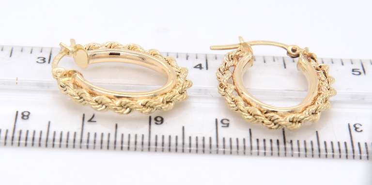 Lovely Yellow Gold Rope Chain Oval Hoop Earrings