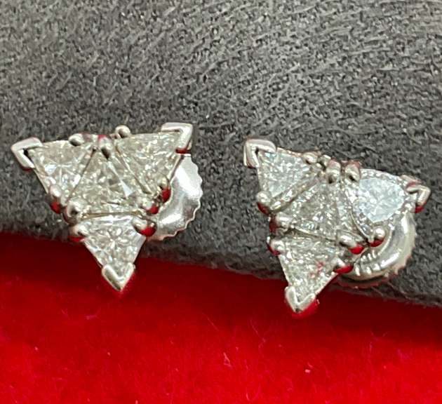 14K WHITE GOLD AND DIAMOND STUD EARRINGS