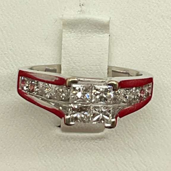LADIES 14K WHITE GOLD AND DIAMOND RING