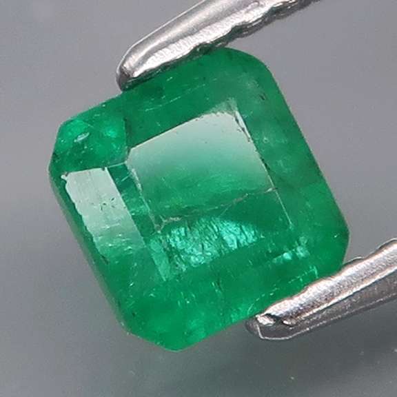 Top green! UNHEATED! .67ct Colombian Emerald