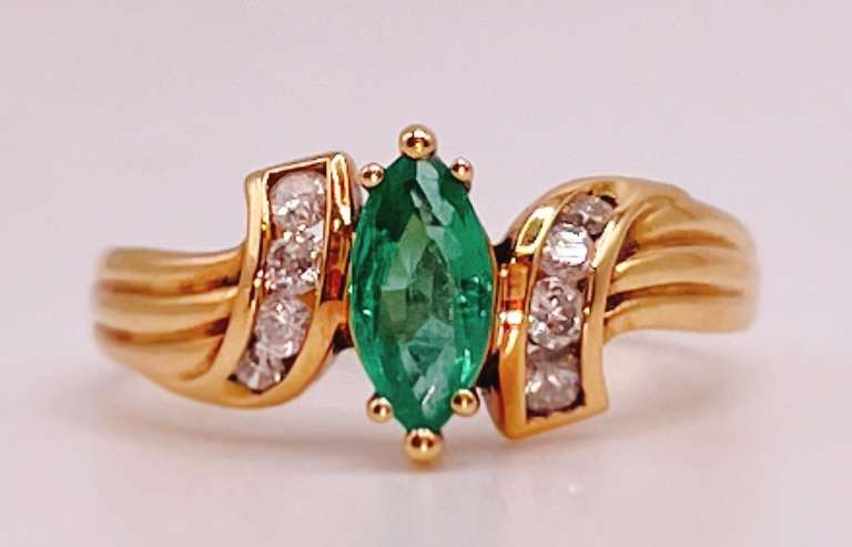 18kt Solid Yellow Gold, Emerald, & Diamond Ring