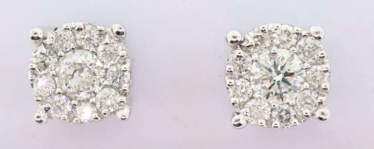 Halo Studded Diamond Earring with 14k White Gold