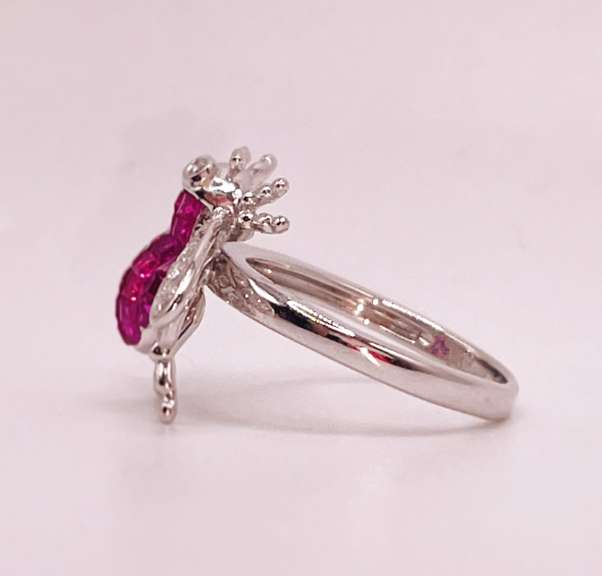 18KT SOLID WHITE GOLD, RUBY, & DIAMOND RING