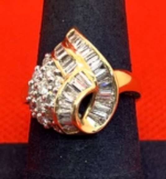 LADIES 14K YELLOW GOLD RING WITH 1.75 CARAT OF DIAMOND