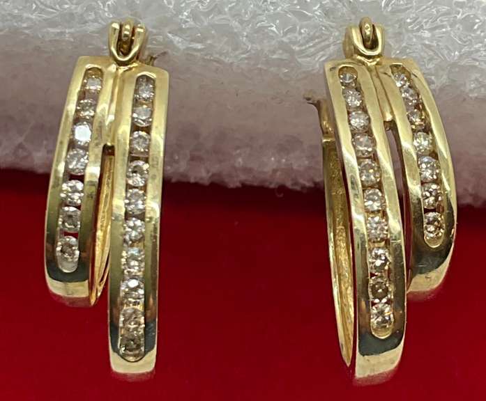 LADIES 10K YELLOW GOLD AND DIAMOND LOOP EARRING