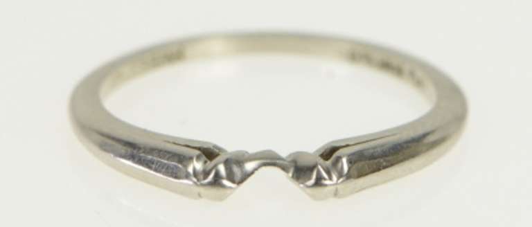 Platinum Classic Contour Vintage Wedding Band Ring