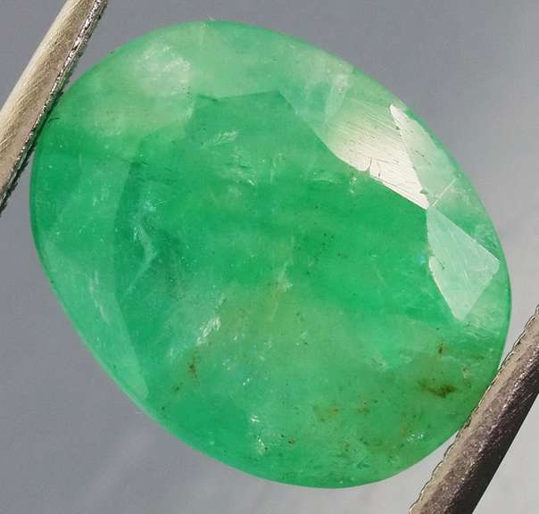 Glowing green! 4.40ct Colombian Emerald