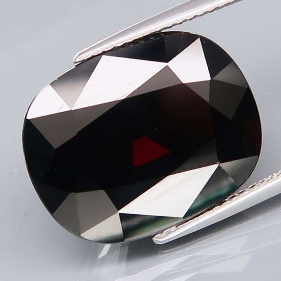 Midnight crimson 20.61ct Spessartite Garnet