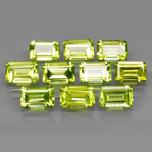 Vibrant 6.56ct Peridot set