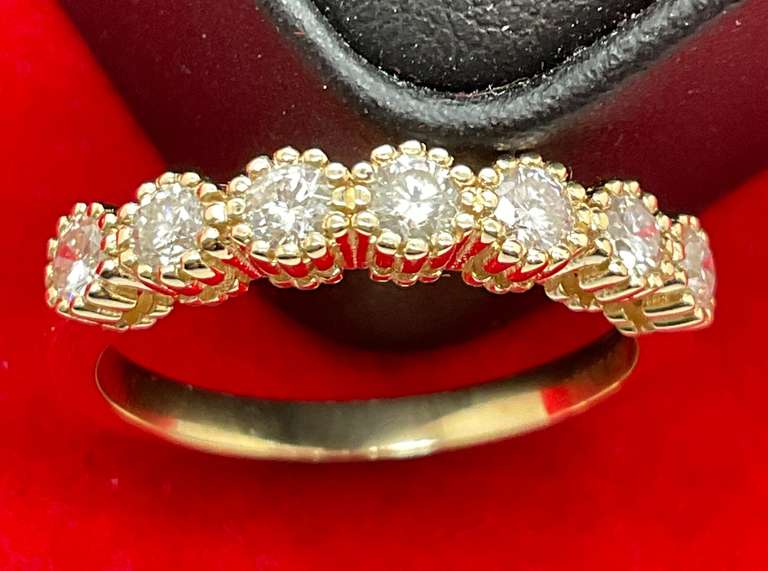 BRAND NEW LADIES 14K GOLD AND DIAMOND BAND / RING