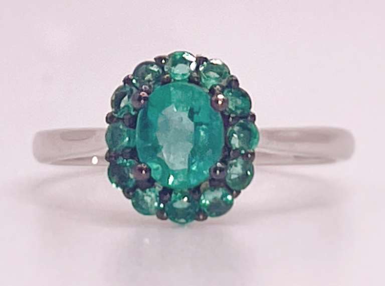 18KT SOLID WHITE GOLD & EMERALD RING