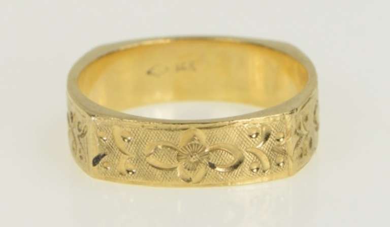 14K Yellow Gold Squared Floral Engraved Vintage Wedding Band Ring
