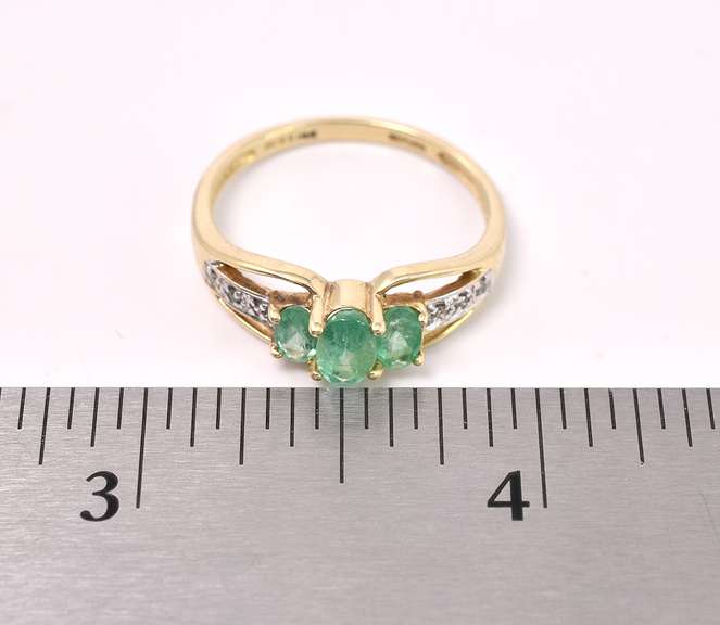 Pretty Emerald Ring In 14K Gold