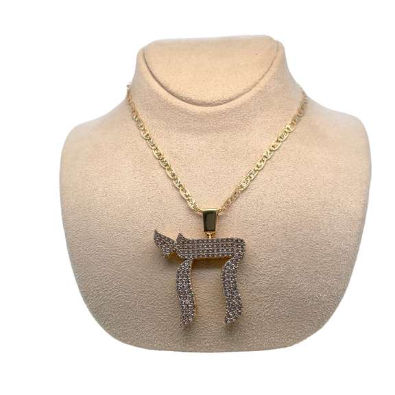 RELIGIOUS NECKLACE CRAFTED IN 14K YELLOW GOLD
