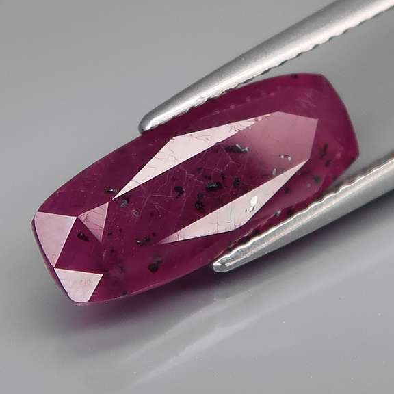 Stunning violet red 4.85ct unheated Winza Ruby