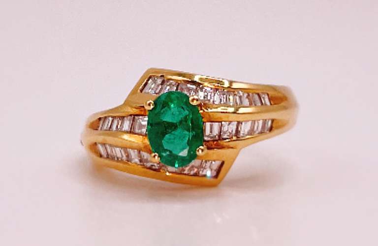 18kt Solid Yellow Gold, Emerald, & Diamond Ring